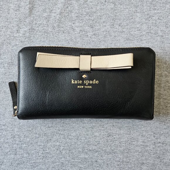 Kate Spade Zip Around Leather Wallet Organize Black White Bow Gold Accents - Picture 1 of 16